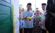 Wako Agung Serahkan Langsung 2 Unit RLH Kepada Warga Tenayan Raya