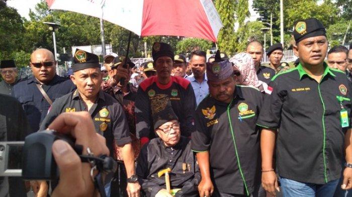 Mantan Mendari RI Kembalikan Gelar Adat ke LAM Riau - Ini Pernyatannya
